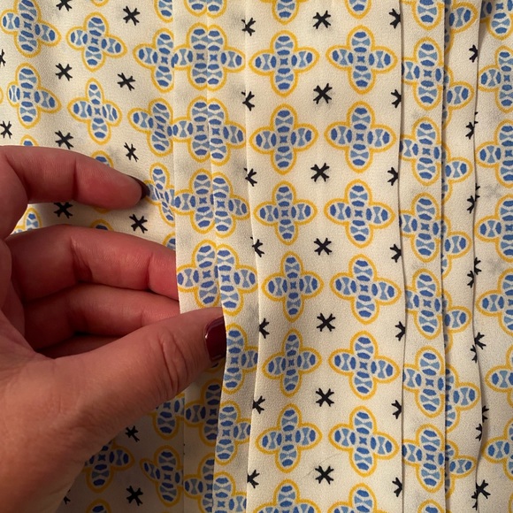 EUC 41 Hawthorne Split Neck, Pleated Front Blouse, size S - Picture 3 of 4